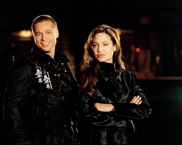 Анджелина Джоли задалась целью сровнять Питта с землей