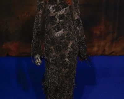 Актеры-модели во главе с Кэмпбелл рыцарь в доспехах и звездный front-row на шоу Burberry