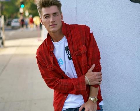 Алексей Воробьев разозлил россиянок заявив девушки с макияжем неполноценные личности