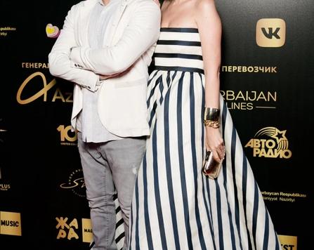 Алена Апина Наташа Королева Сергей Жуков и другие звезды исполнили хиты девяностых и нулевых на Жаре