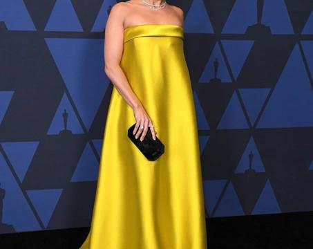 Дженнифер Лопес в платье-палатке Оливия Уайлд с ослепляющим декольте и другие звезды на премии Governors Awards 2019