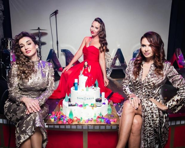 Наталья Фриске Екатерина Андреева Лариса Гузеева и другие звезды повеселились на дне рождения любимой марки косметики