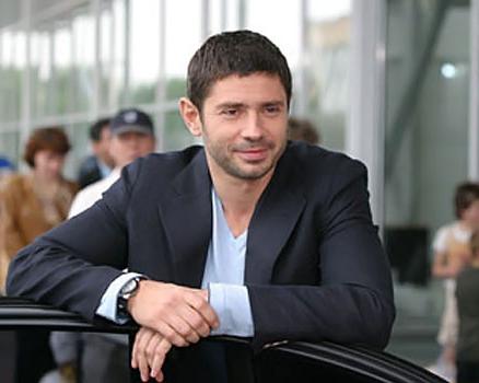 Актер Валерий Николаев признался что начал спиваться после смерти обоих родителей