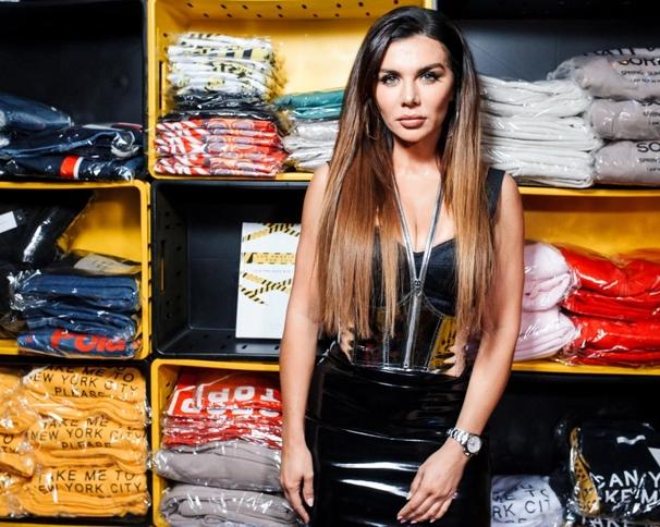 Тысячи роз и танцы на столе как прошло открытие бара Анны Седоковой