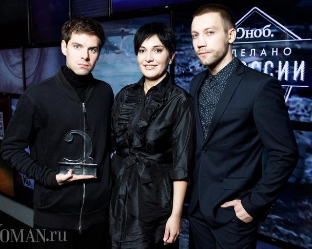 Скромница Марика Кравцова вышла в свет в платье с высоким разрезом