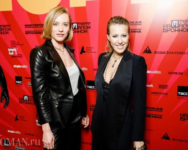 Это Норма романтичная Лопырева дерзкая Собчак и строгая Шнурова на премьере спектакля который всеми силами пытались сорвать