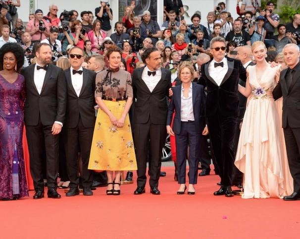 Селена Гомес Джулианна Мур Белла Потемкина и другие гости открытия кинофестиваля в Каннах