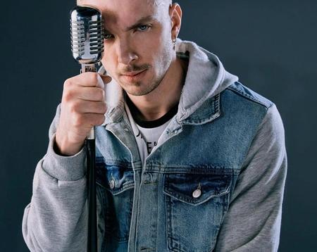 Артем Шаров рассказал о том как пережил беременность вместе с женой