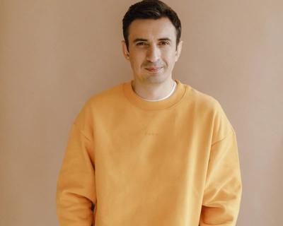 Алексей Гаврилов в интервью Womanru о возвращении в кино после восьми лет жизни в Азии